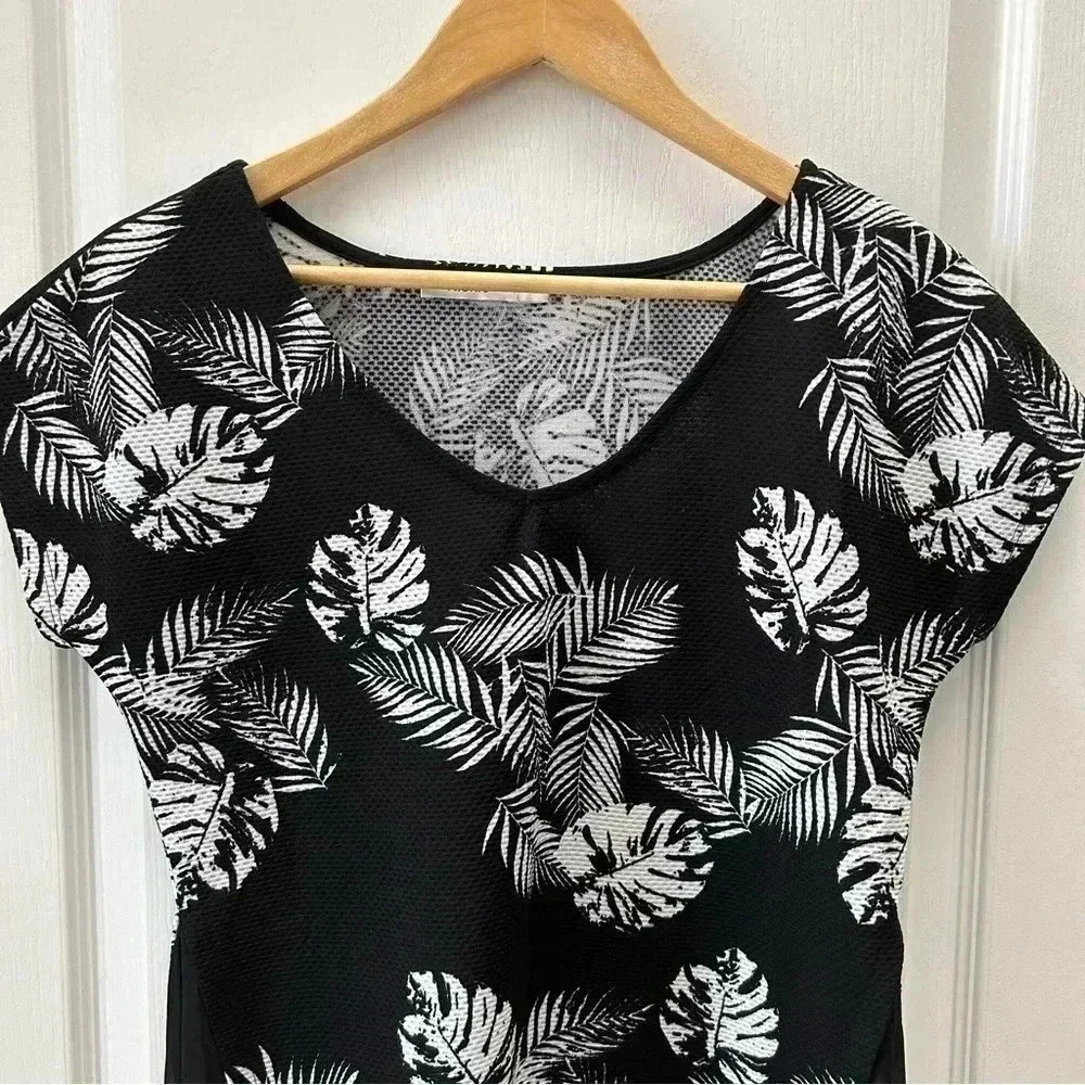 Ricki’s Black & White Loose Fit V Neck Top Sheer Hem Short Sleeves XS - Picture 6 of 16